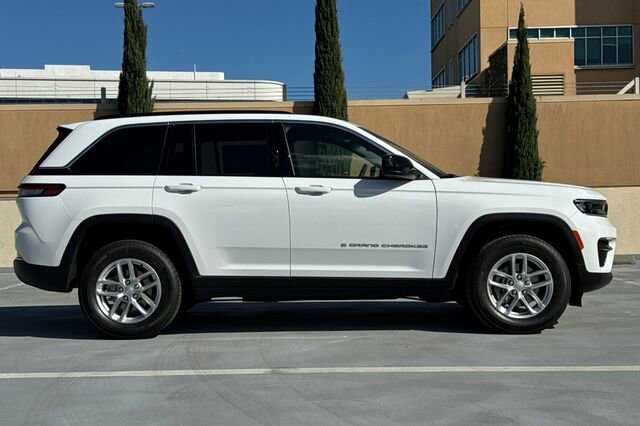 New 2026 Jeep Grand Cherokee Laredo X image 3