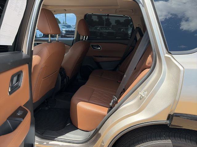 Certified 2024 Nissan Rogue Platinum w/ Platinum Premium Package FWD image 9