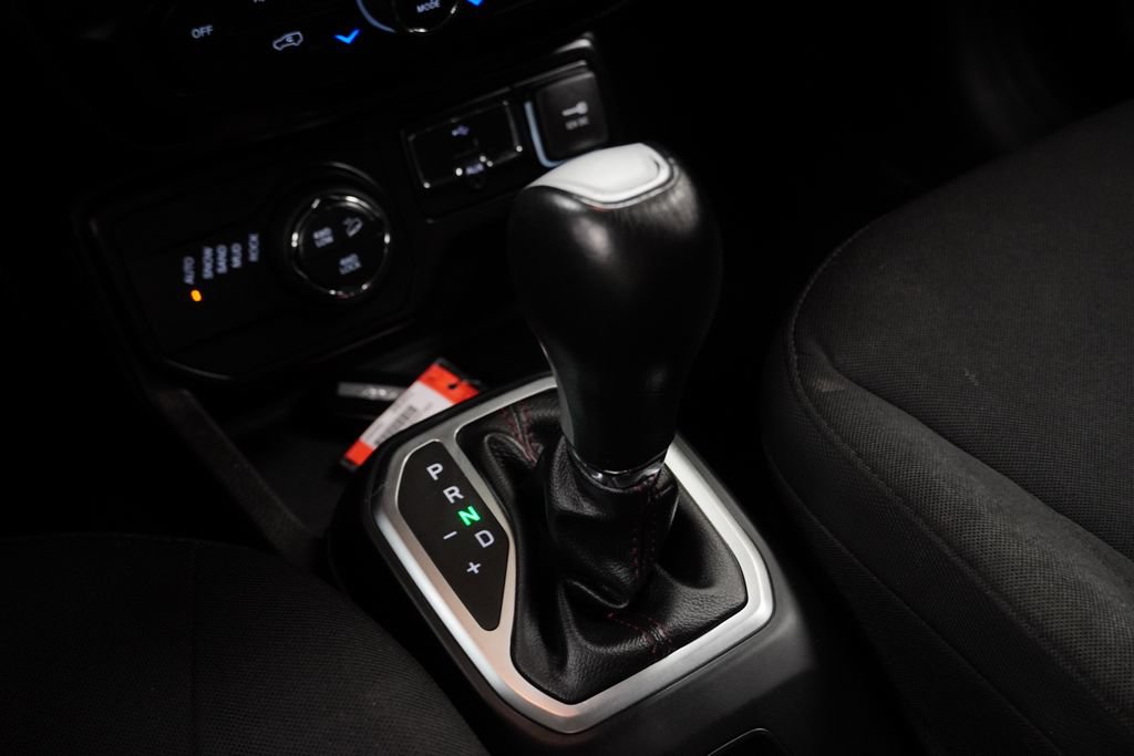 Certified 2023 Jeep Renegade Trailhawk AWD/4WD image 35