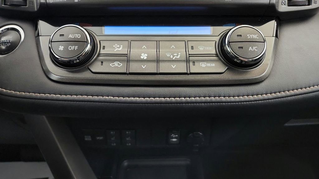 Used 2015 Toyota RAV4 Limited AWD/4WD image 31