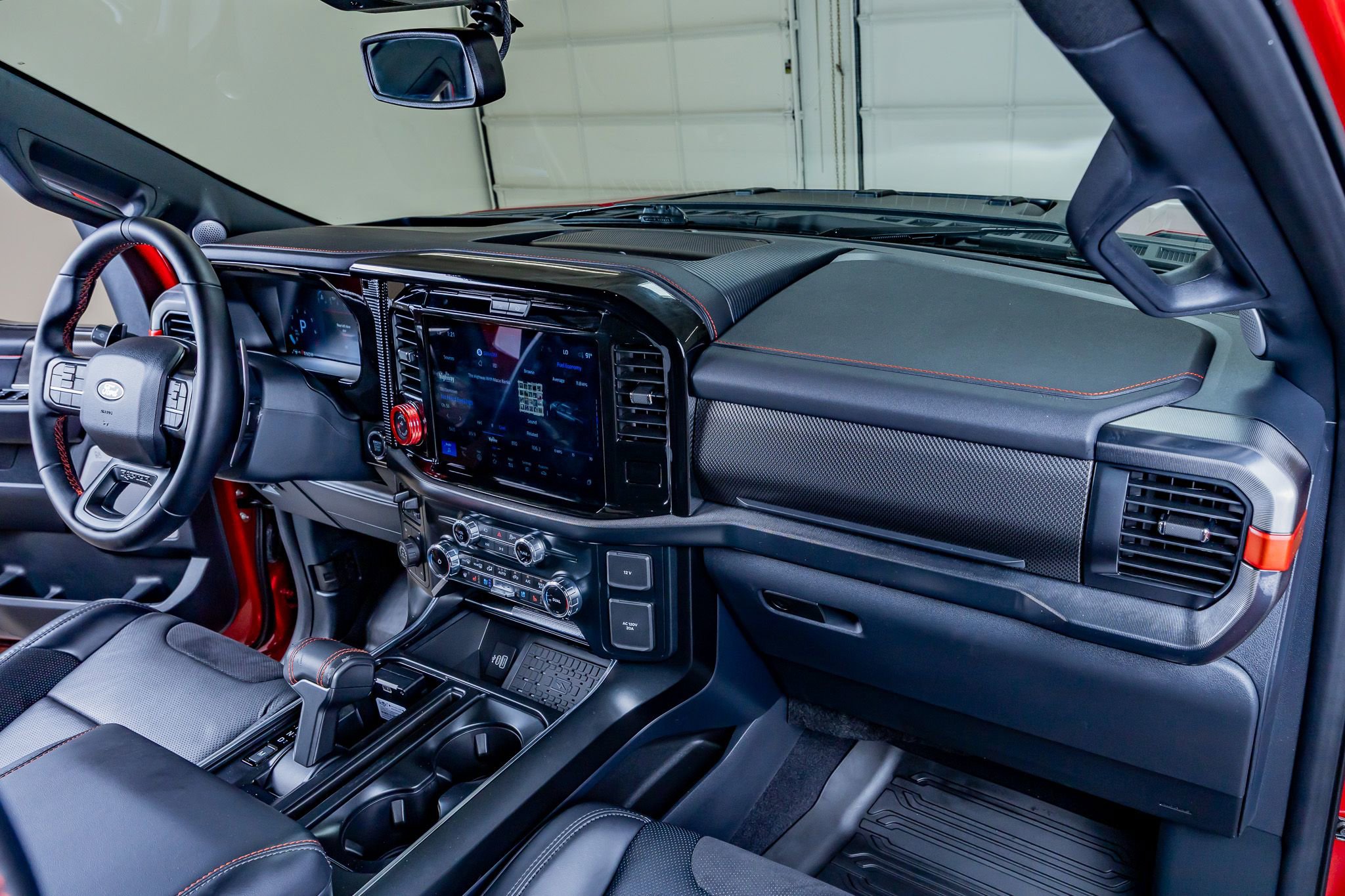 Used 2025 Ford F150 Raptor AWD/4WD image 18