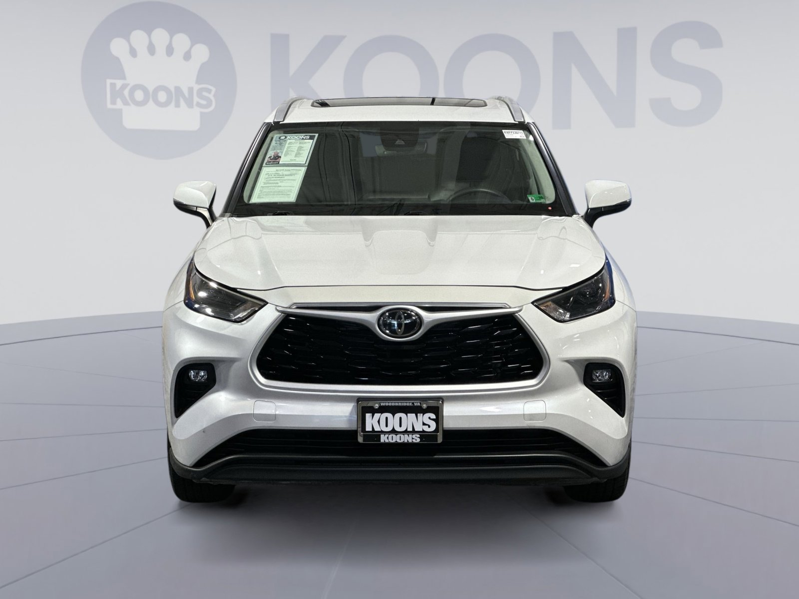 Used 2023 Toyota Highlander XLE image 11
