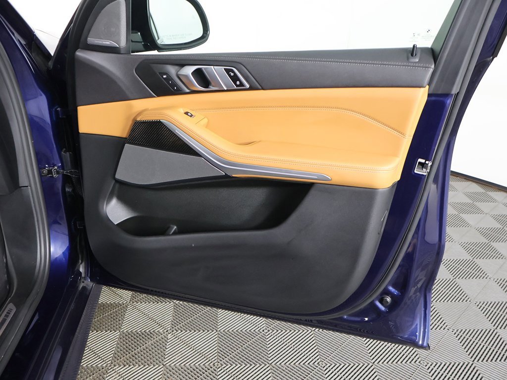 Used 2021 BMW X5 M50i w/ Premium Package image 28