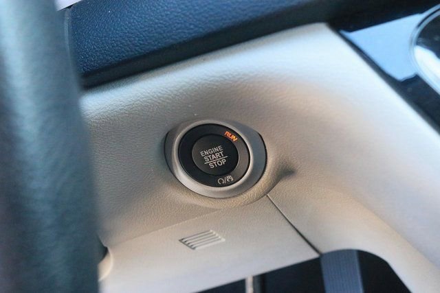 Used 2020 Chrysler Voyager Lxi FWD image 22