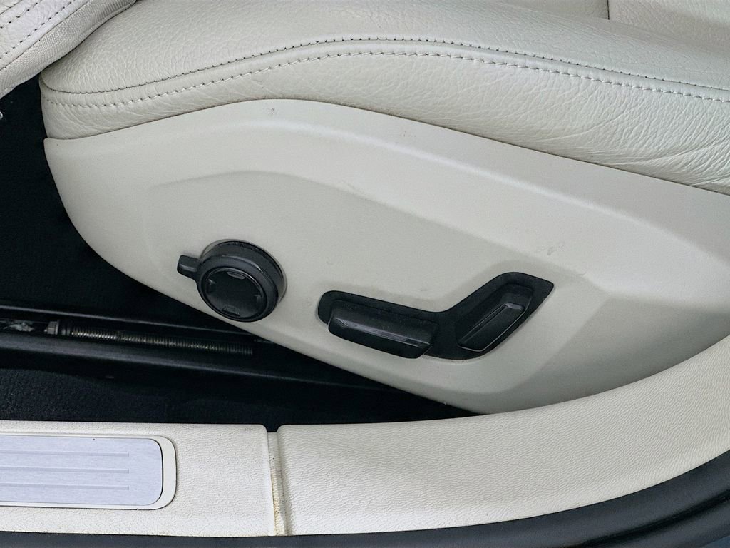 Used 2023 Volvo S60 B5 Ultimate image 23