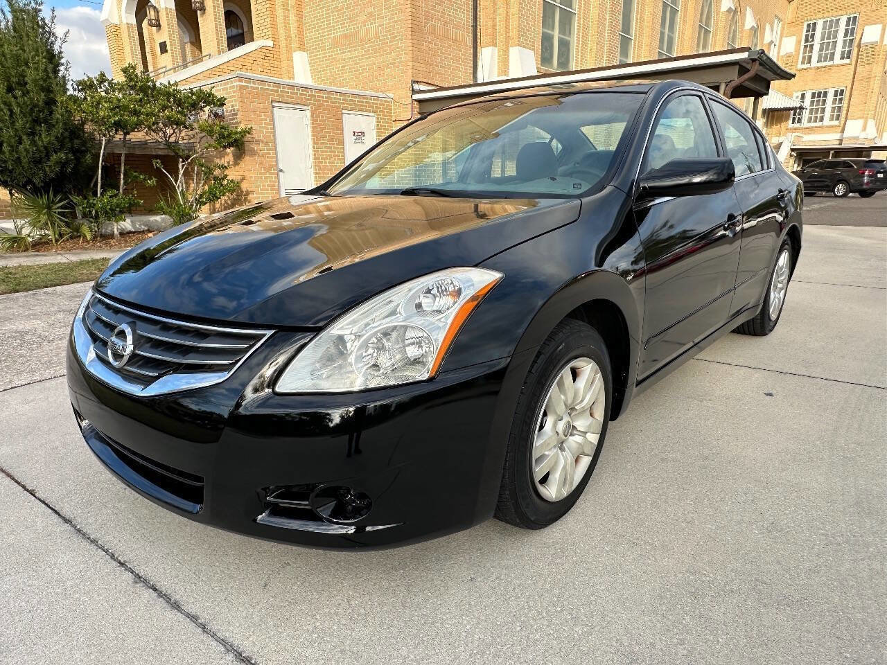 Used 2010 Nissan Altima 2.5 image 2
