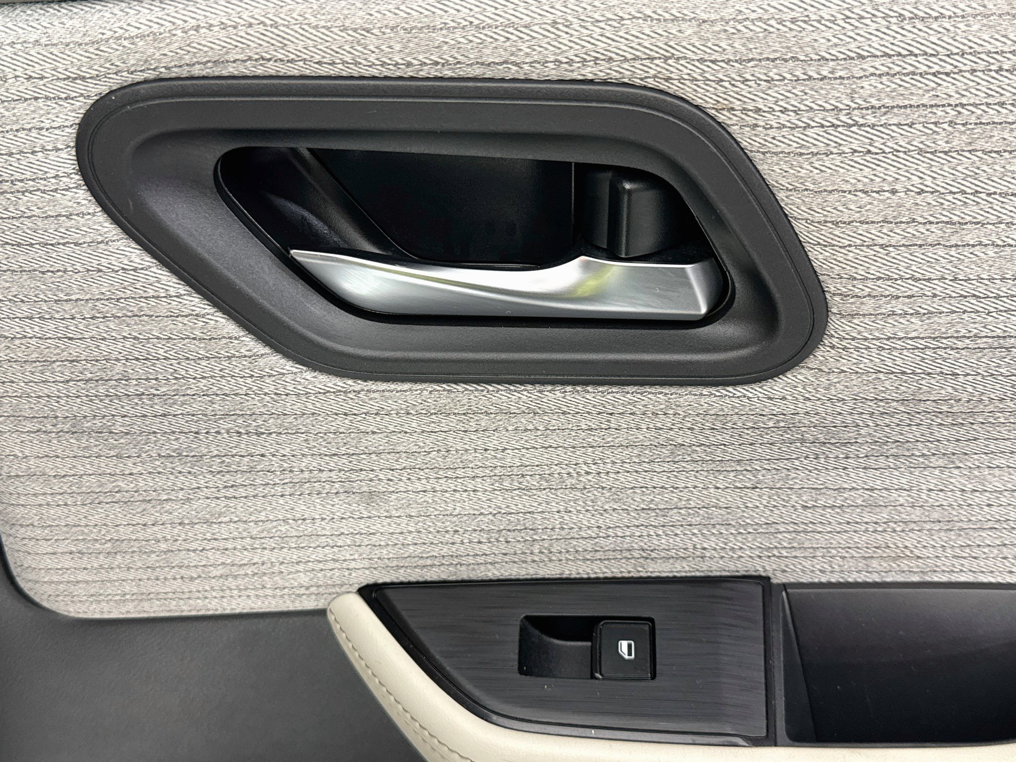 Used 2023 Nissan Rogue SV FWD image 29