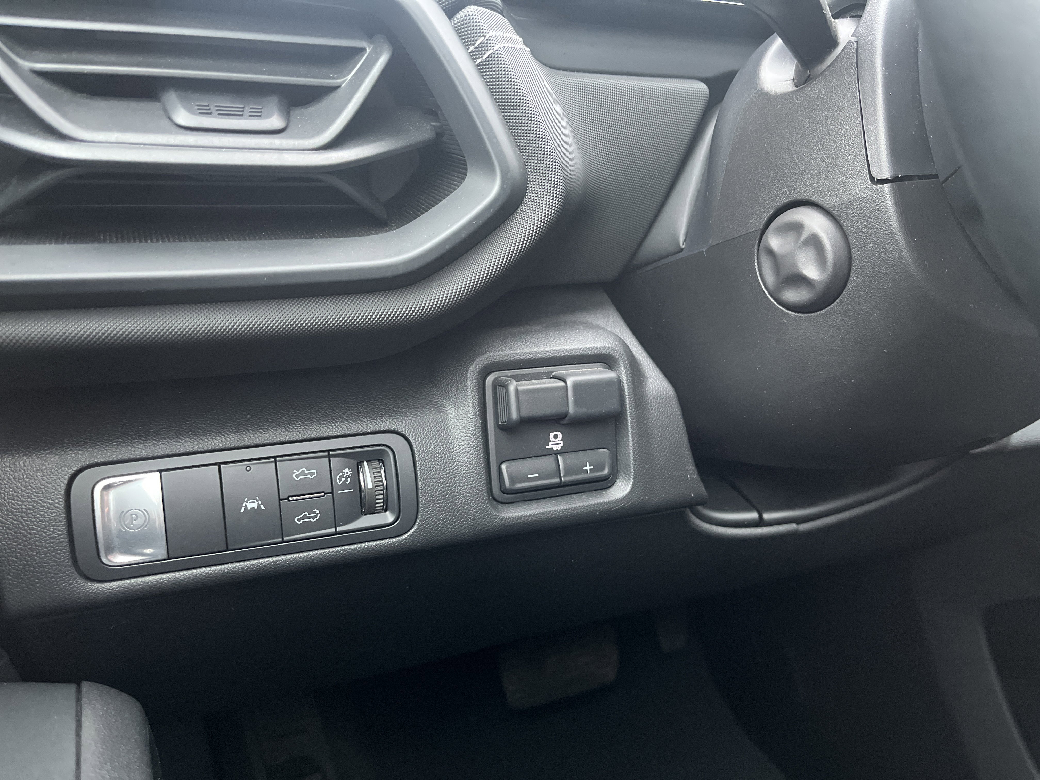 Used 2025 Chevrolet Silverado EV LT w/ LT Premium Package image 25