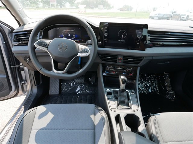 New 2025 Volkswagen Jetta SE image 9