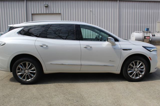 Used 2022 Buick Enclave Avenir w/ Avenir Technology Package image 5