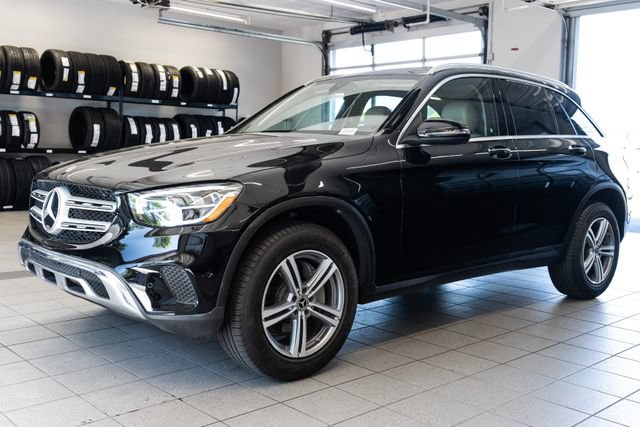 Used 2021 Mercedes-Benz GLC 300 4MATIC image 3