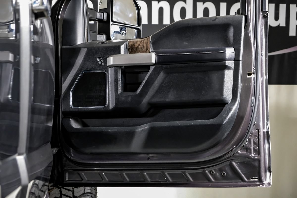 Used 2019 Ford F250 Lariat w/ Lariat Ultimate Package AWD/4WD image 36