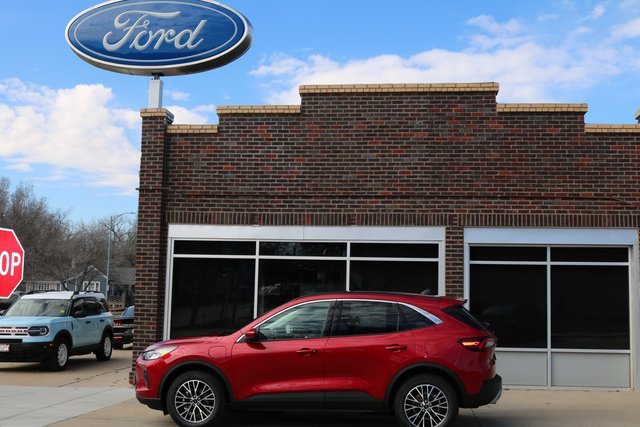 Used 2024 Ford Escape SE image 2