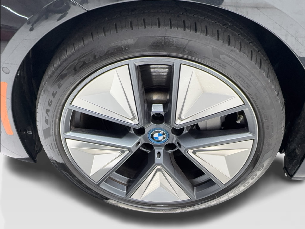 Used 2023 BMW i4 eDrive35 RWD image 15