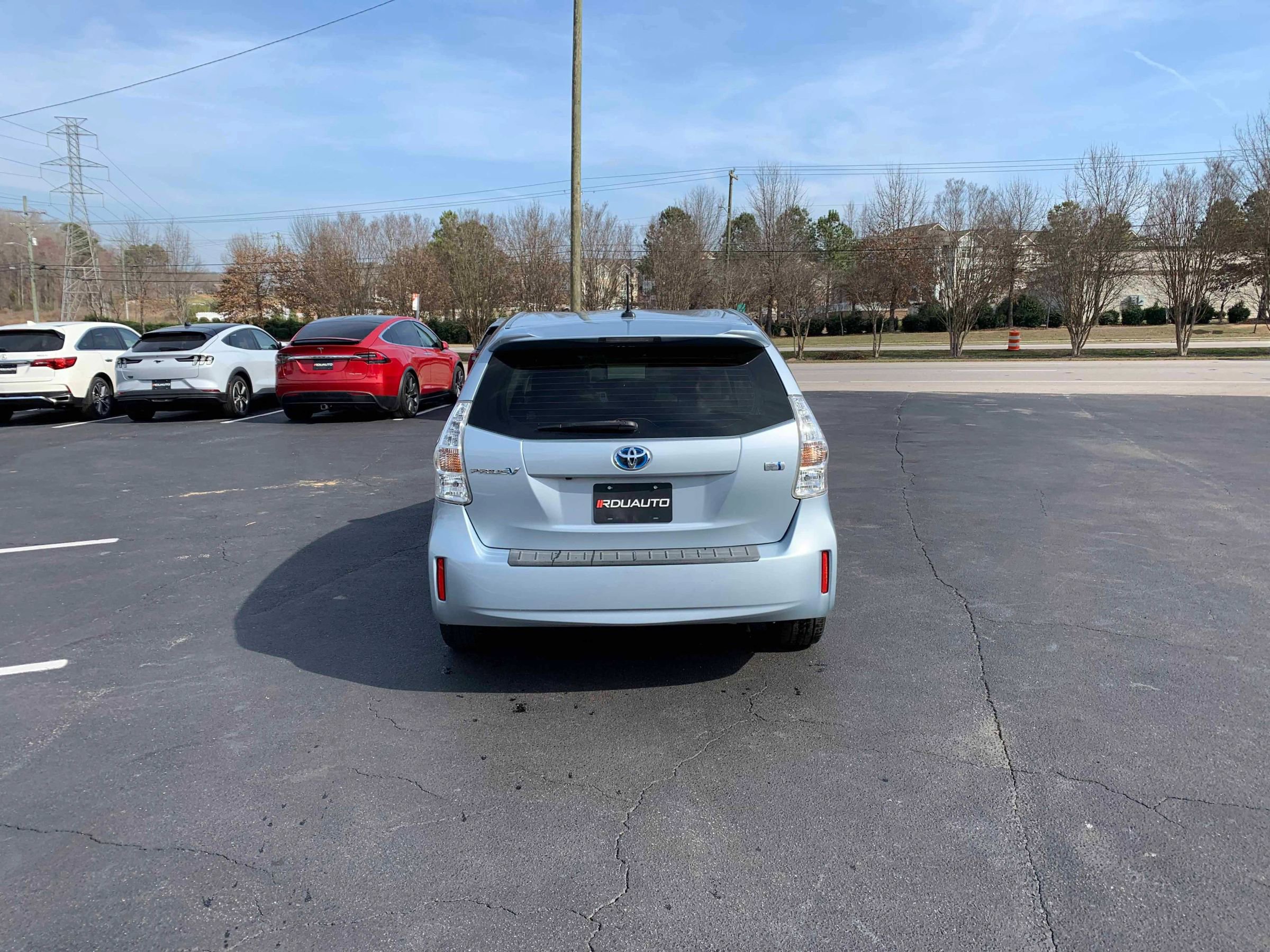 Used 2014 Toyota Prius V Five image 9