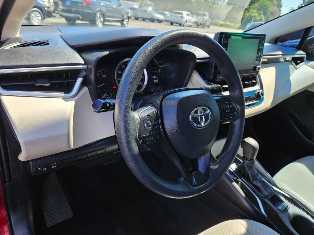 Used 2022 Toyota Corolla LE FWD image 14