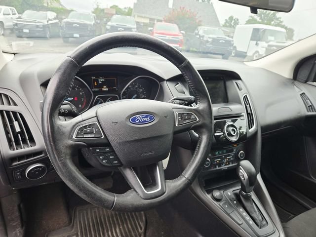 Used 2018 Ford Focus SEL w/ Cold Weather Package FWD image 8
