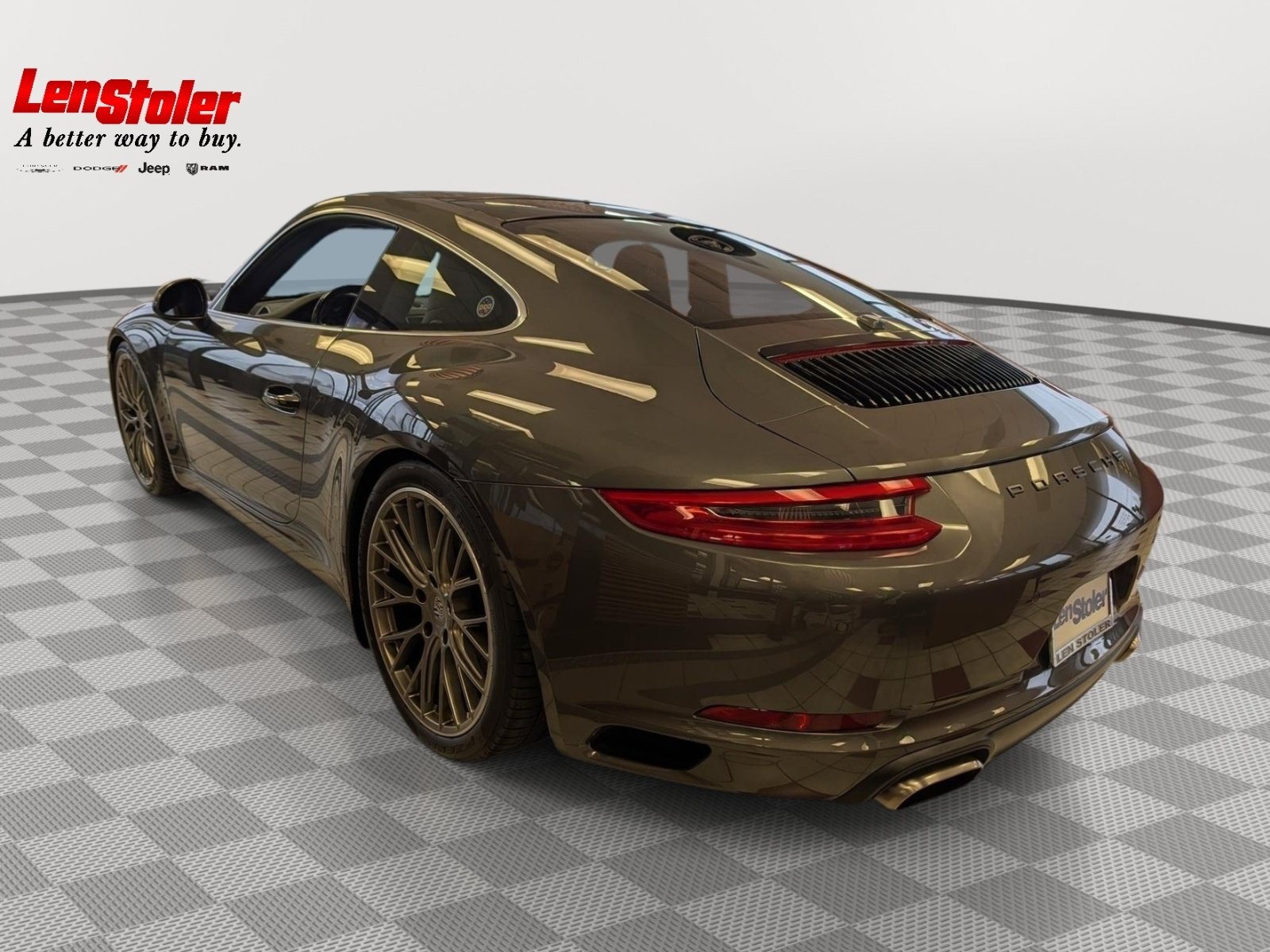 Used 2017 Porsche 911 Carrera RWD image 2