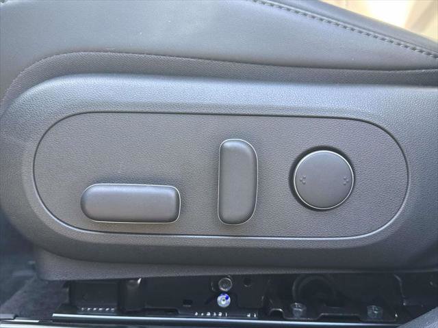 Used 2025 Hyundai Kona Limited image 17