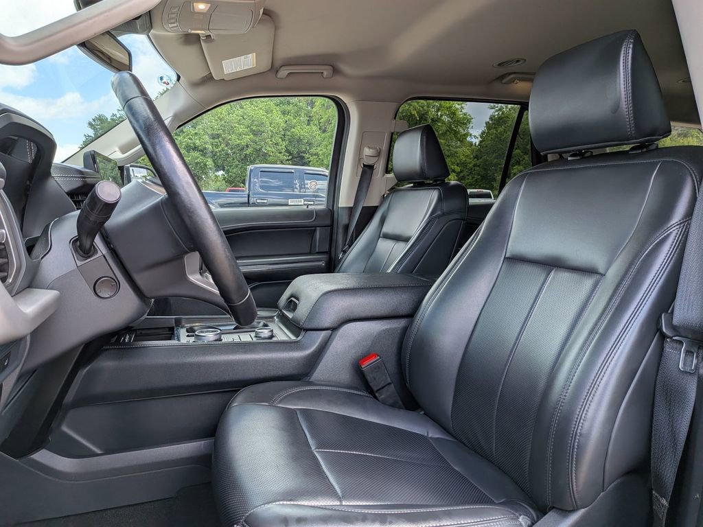 Used 2024 Ford Expedition XLT AWD/4WD image 32