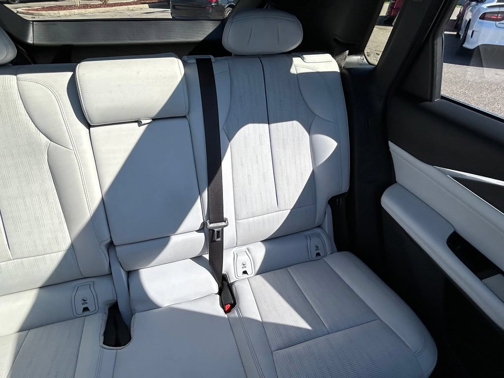 Used 2024 Cadillac Lyriq Luxury RWD image 15