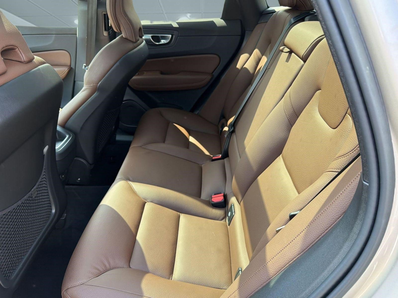 Certified 2024 Volvo XC60 B5 Plus w/ Climate Package AWD/4WD image 15