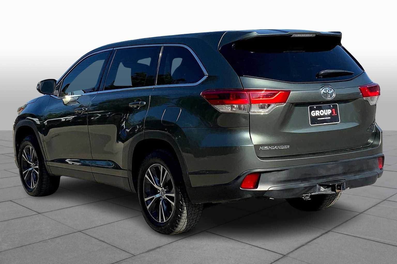 Used 2019 Toyota Highlander LE FWD image 11