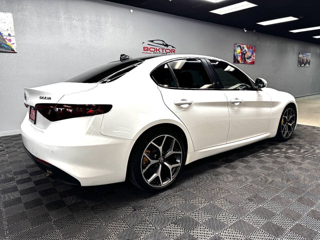 Used 2018 Alfa Romeo Giulia Ti Sport w/ Quick Order Package 22U Sport image 12