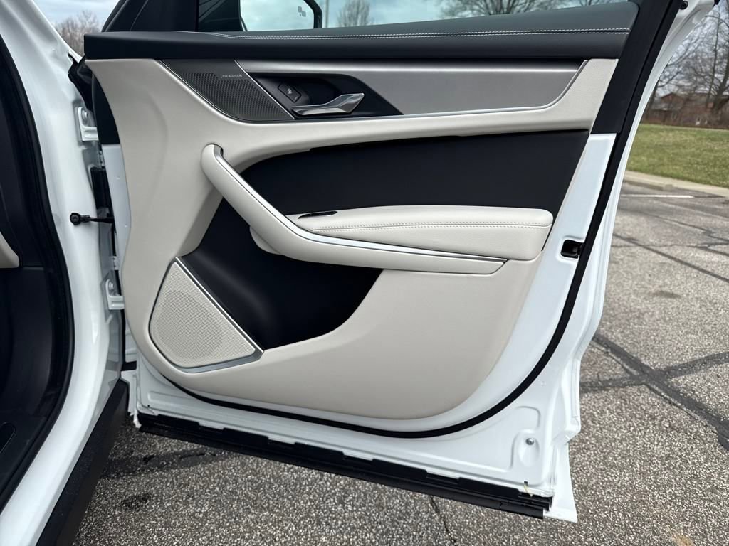 New 2026 Jaguar F-PACE R-Dynamic S image 16