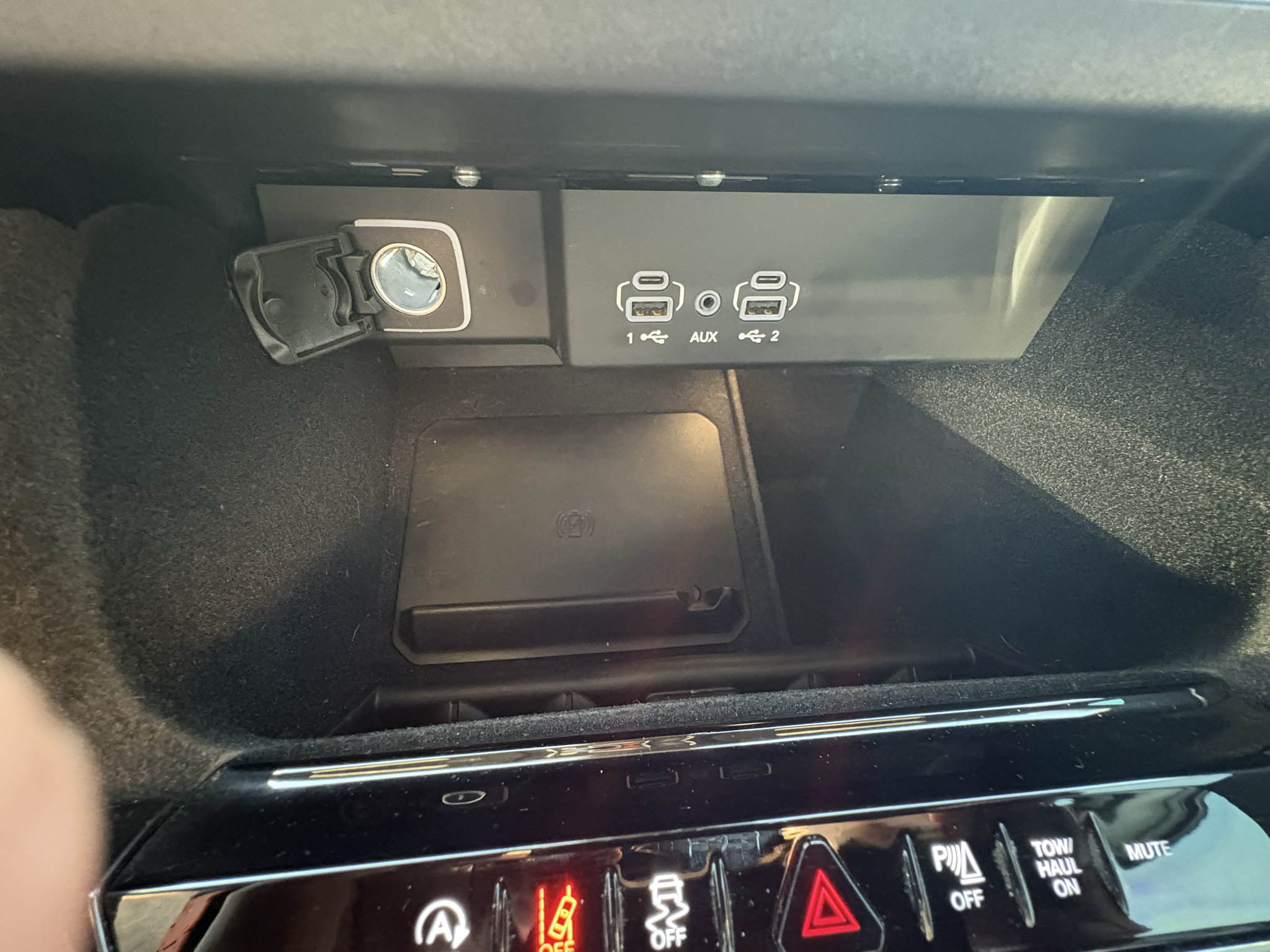 Used 2022 Jeep Wagoneer Series II AWD/4WD image 18