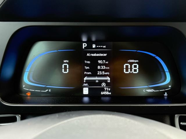 Used 2025 Hyundai Elantra SE image 19