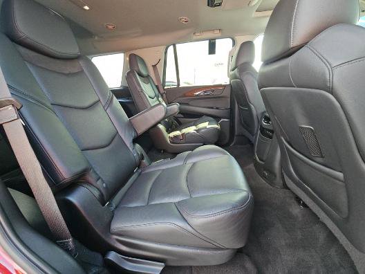 Used 2020 Cadillac Escalade Luxury w/ Escalade Sport Edition AWD/4WD image 9