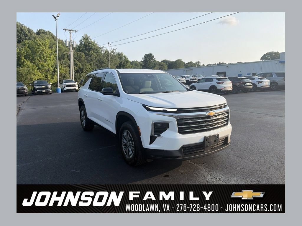 New 2026 Chevrolet Traverse LT w/ Driver Confidence Package AWD/4WD image 1
