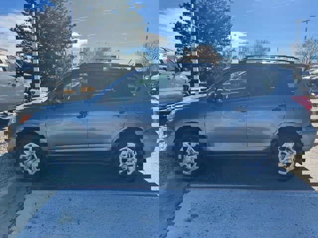 Used 2011 Toyota RAV4 4WD image 5