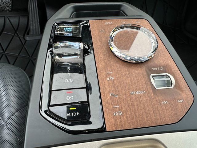 Used 2023 BMW iX xDrive50 w/ Premium Package image 23