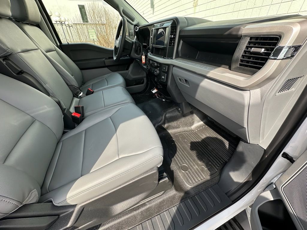 New 2025 Ford F600 4x4 Regular Cab Super Duty w/ XL Chrome Package image 18