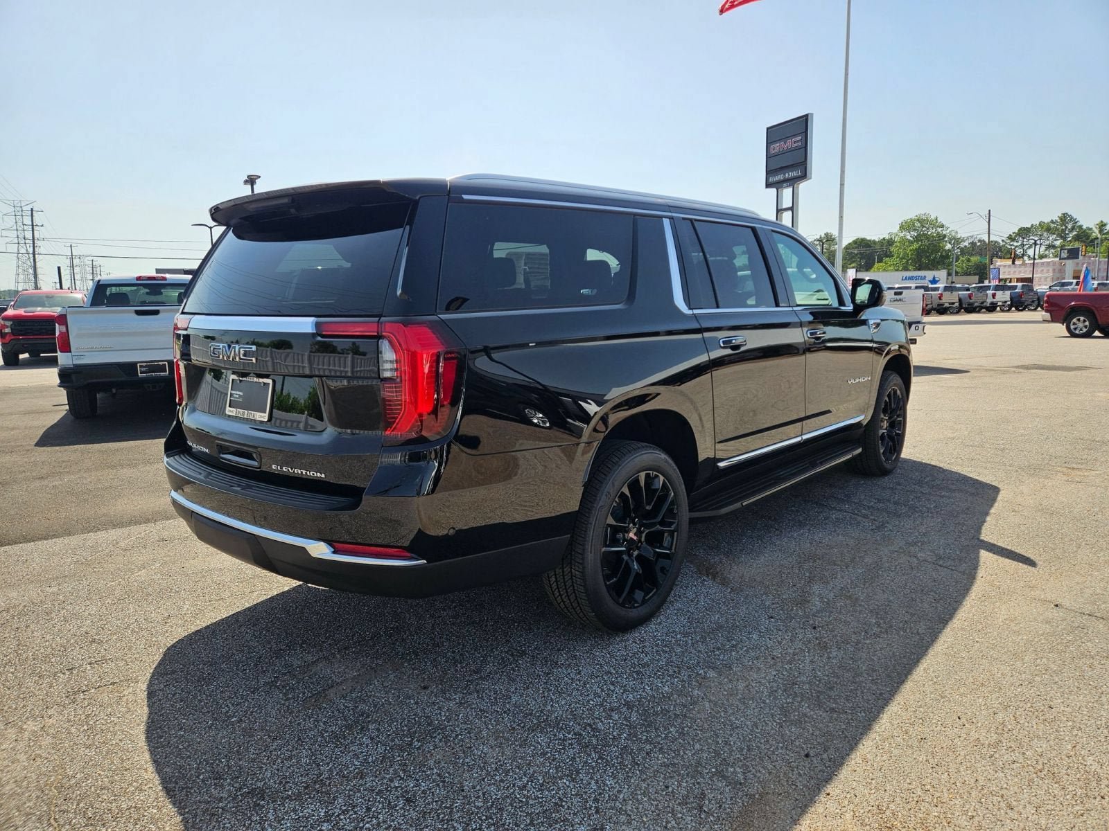 New 2026 GMC Yukon XL Elevation AWD/4WD image 6