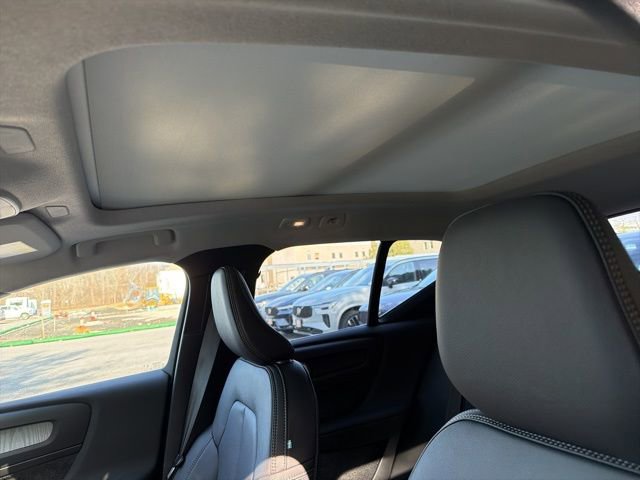 New 2026 Volvo XC40 B5 Core w/ Protection Package Premier image 18