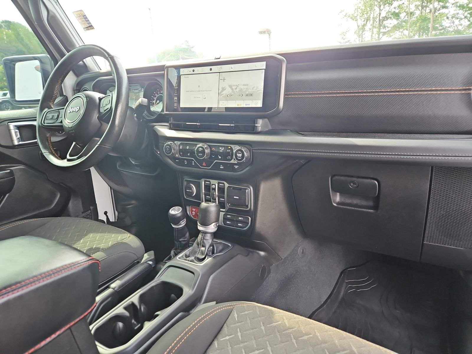 Used 2024 Jeep Gladiator Mojave w/ Convenience Group AWD/4WD image 16