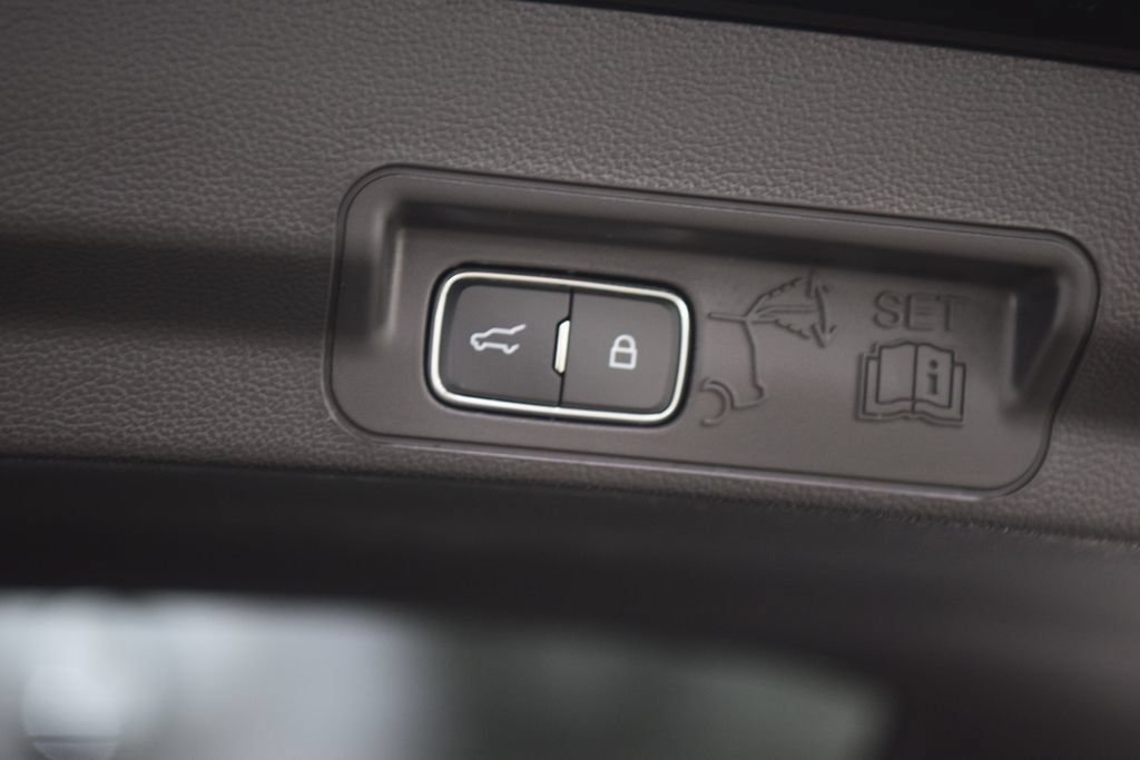 Used 2025 Ford Explorer ST w/ Sun And Sound Package AWD/4WD image 19