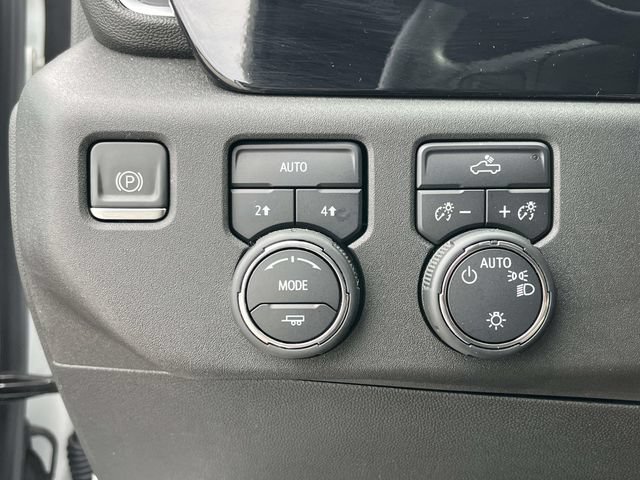 Used 2023 Chevrolet Silverado 1500 LT AWD/4WD image 27