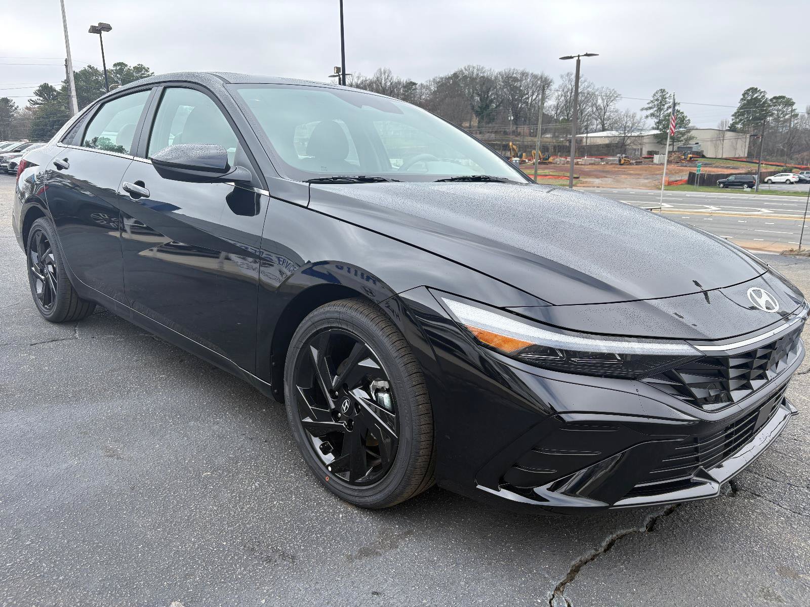 New 2025 Hyundai Elantra Sport FWD image 3