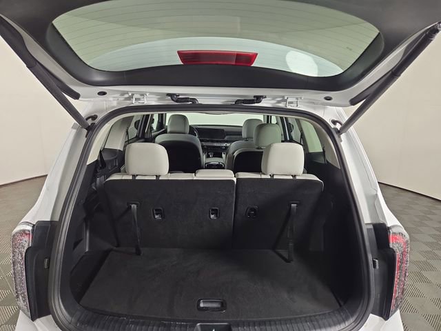 Certified 2024 Kia Telluride EX w/ EX Captain's Chair Package image 37