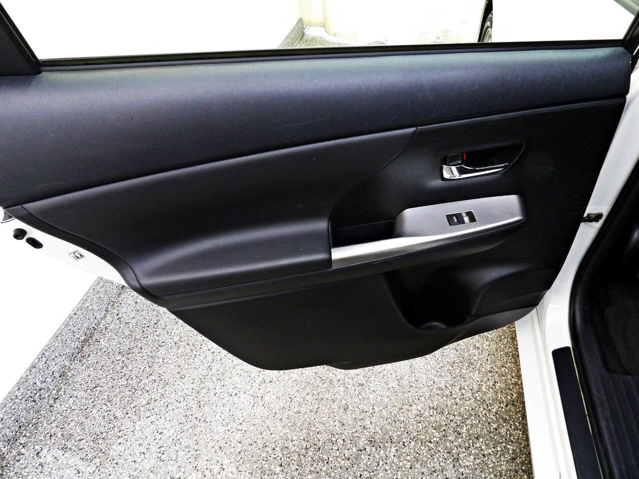 Used 2015 Toyota Prius V Four FWD image 9