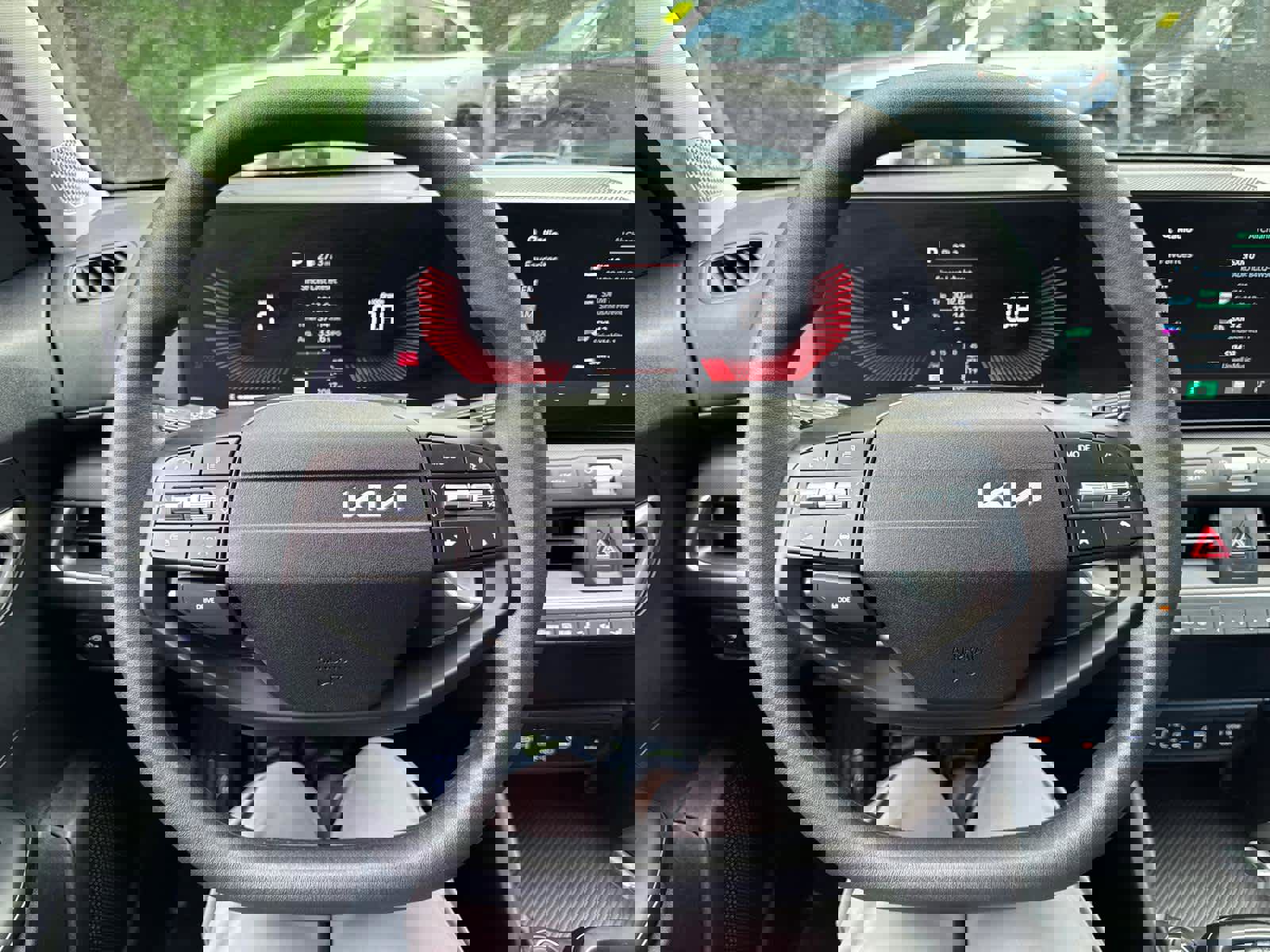 Used 2025 Kia K4 LXS image 17