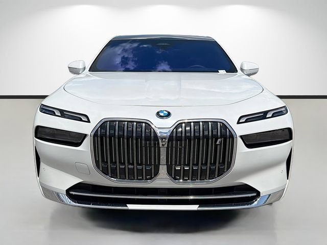 Used 2025 BMW i7 eDrive50 w/ Premium Package RWD image 8