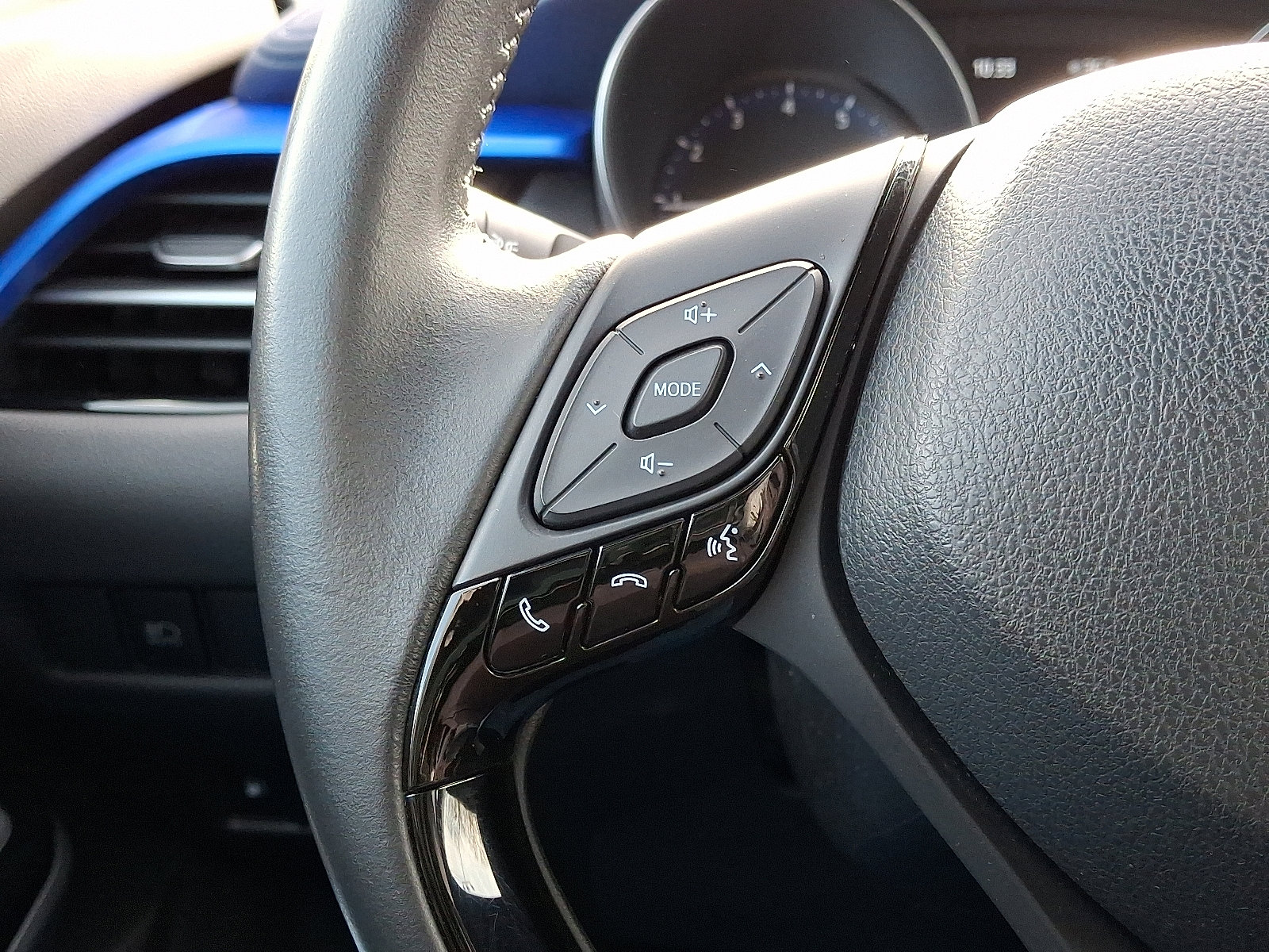 Certified 2021 Toyota C-HR XLE image 21