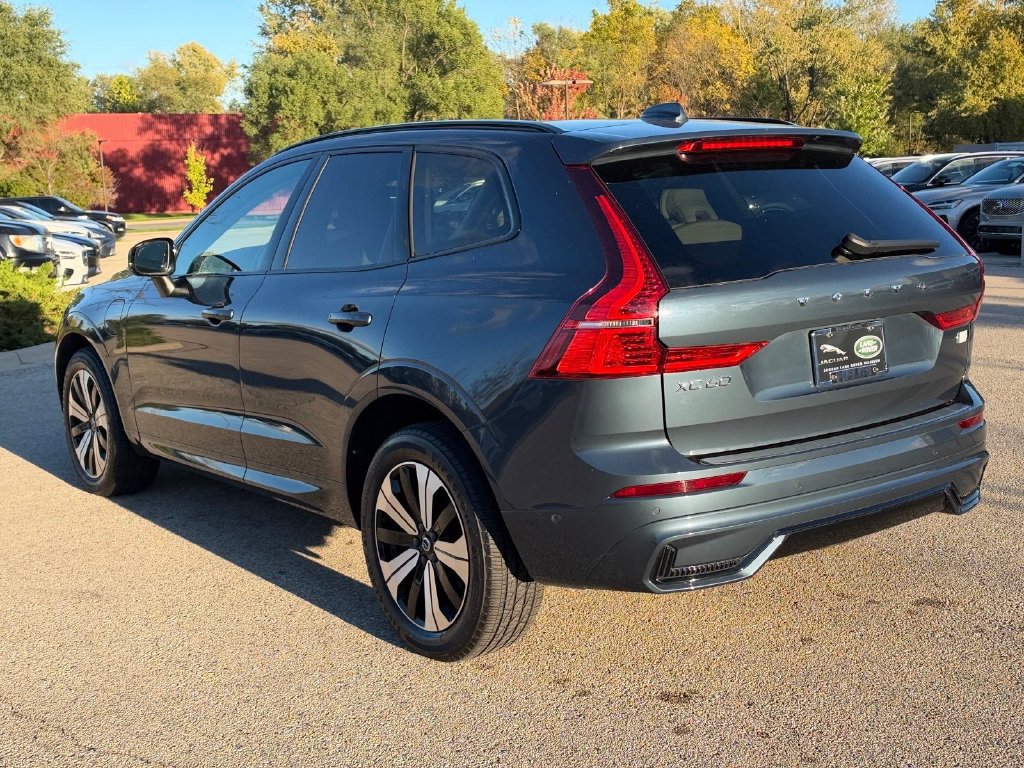 Certified 2024 Volvo XC60 T8 Plus w/ Climate Package AWD/4WD image 3