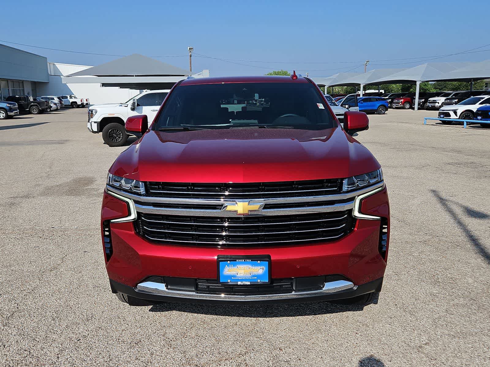 Used 2024 Chevrolet Suburban LT w/ Luxury Package AWD/4WD image 14
