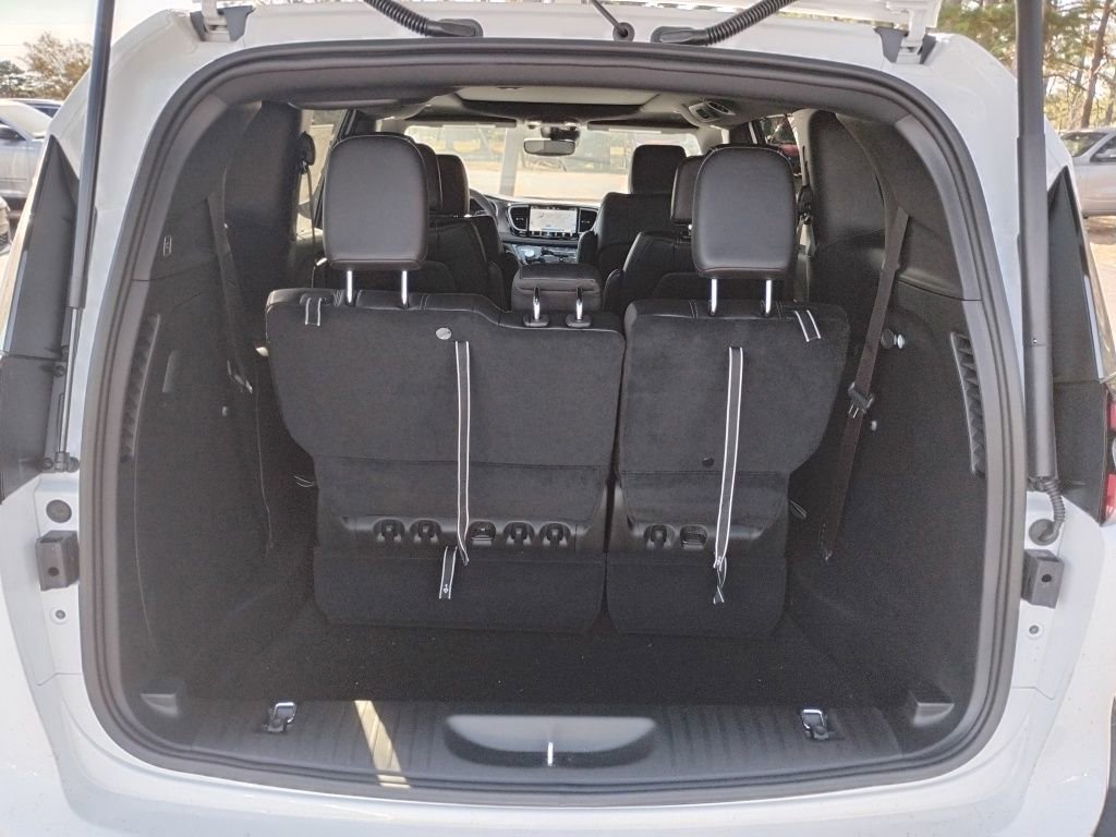 New 2026 Chrysler Pacifica Select image 13